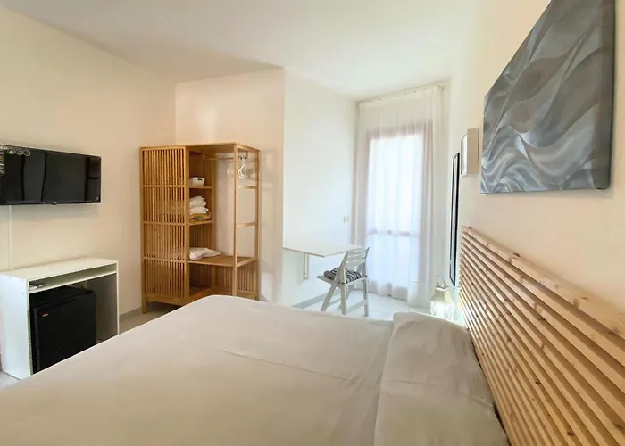 Lorenza E Mini Hotel 3*