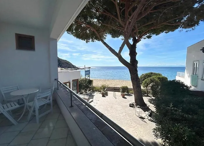 Lorenza E Mini Spiaggia di Cavoli