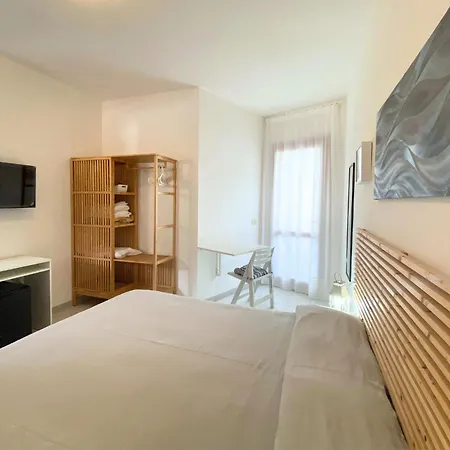 Lorenza E Mini Hotel 3*