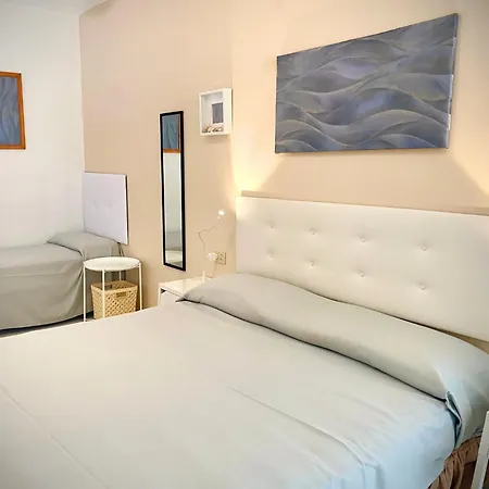 Hotel Lorenza E Mini Spiaggia di Cavoli