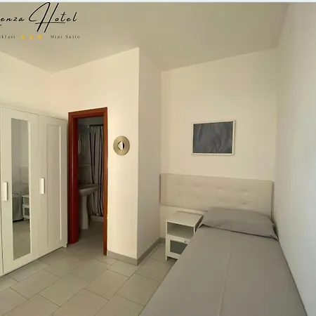 Hotel Lorenza E Mini