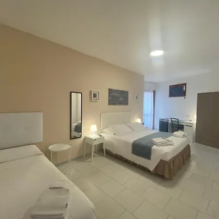 Lorenza E Mini 酒店 Spiaggia di Cavoli