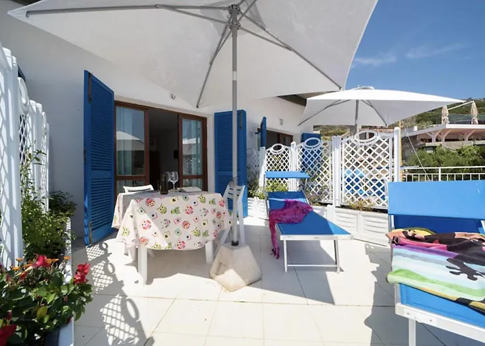 Lorenza E Mini Spiaggia di Cavoli