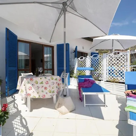 Lorenza E Mini Spiaggia di Cavoli